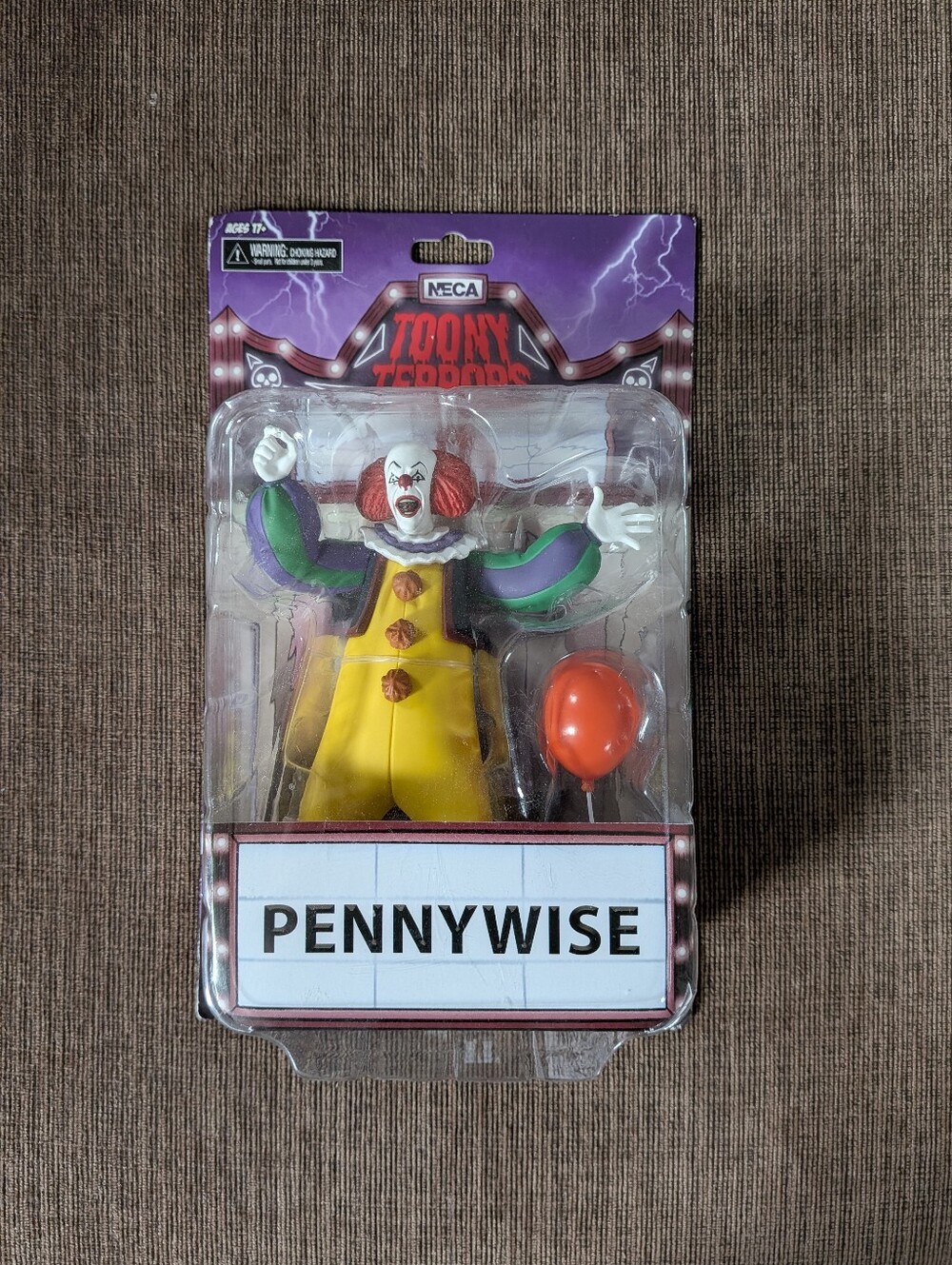 Toony Terrors Pennywise Figure